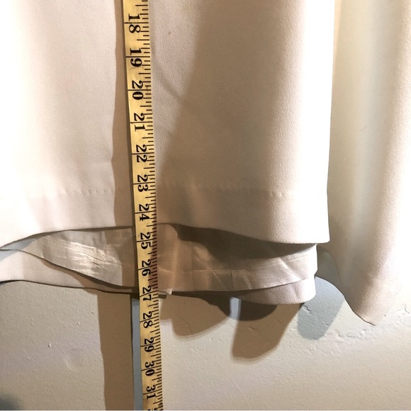 Ellen Tracy Skirt with back split and zipper In Cream, size 24 - Picture 5 of 8